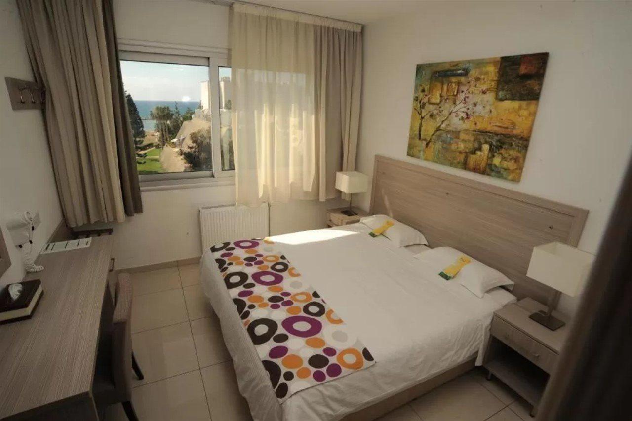 Frixos Suites Hotel Apts Voroklini Dış mekan fotoğraf