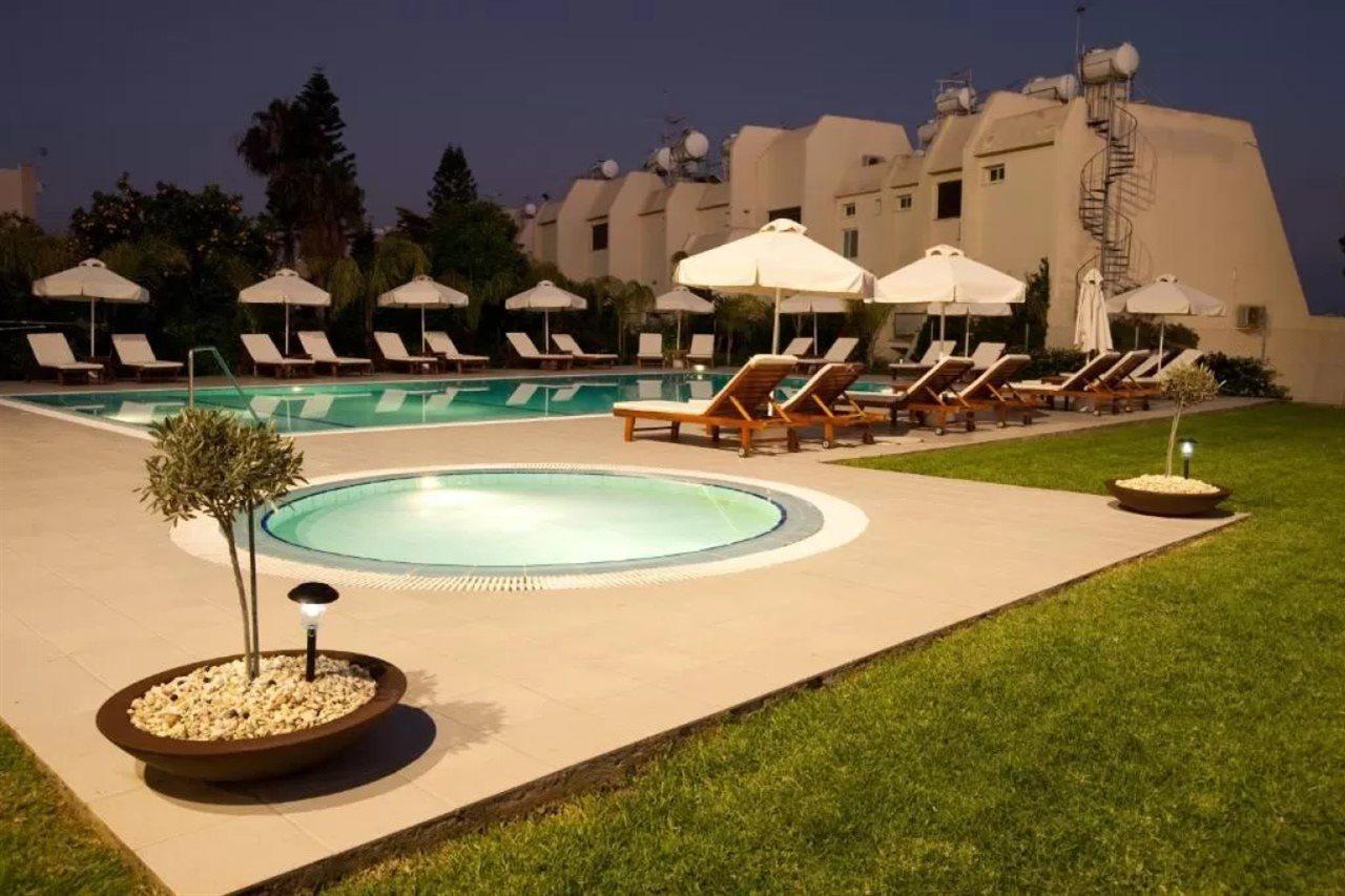 Frixos Suites Hotel Apts Voroklini Dış mekan fotoğraf
