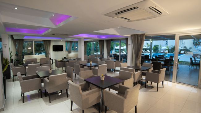 Frixos Suites Hotel Apts Voroklini Restoran fotoğraf