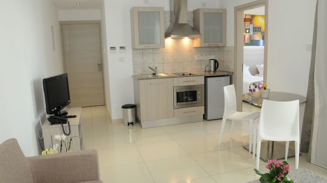 Frixos Suites Hotel Apts Voroklini Logo fotoğraf