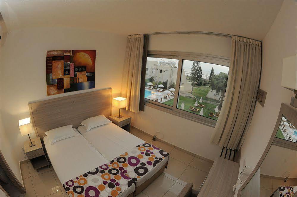Frixos Suites Hotel Apts Voroklini Dış mekan fotoğraf